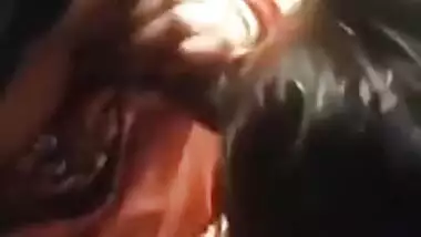 Kinky video of sexy Desi slut giving a XXX blowjob to the guy close-up