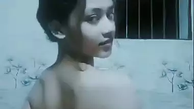 Topless video making of hot viral Indian girlfriend