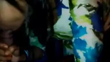 horny Desi beauty parlour girl scandal