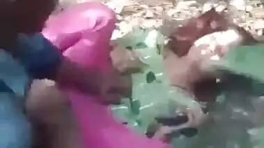 Village Randi Fucking In Jungle