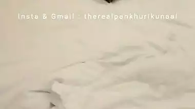 Bhabhi Enjoying a Hot Sex with a Fan and Recorded