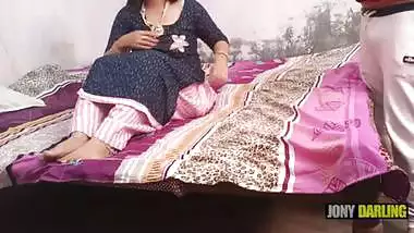 Apni randi ammi ko kothe pe jakar chod diye, paise do kisi ko bhi chod do is duniya me, desi porn by jony darling