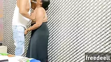 Desi guy seduced by horny sister-in-law in awesome XXX MMS video