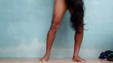 Tamil anuty show her tits