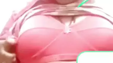 Cheating chubby wife topless viral video calling lover