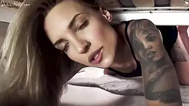 4K my stepsister stuck under the bed so I fucked her and creampie