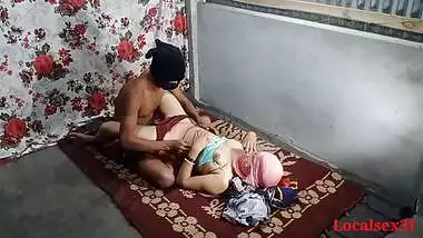 Filthy Desi wife cheats with hubby's friend and poses for XXX video